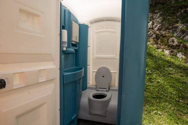 Affordable portable toilet rental in Bay Springs, MS